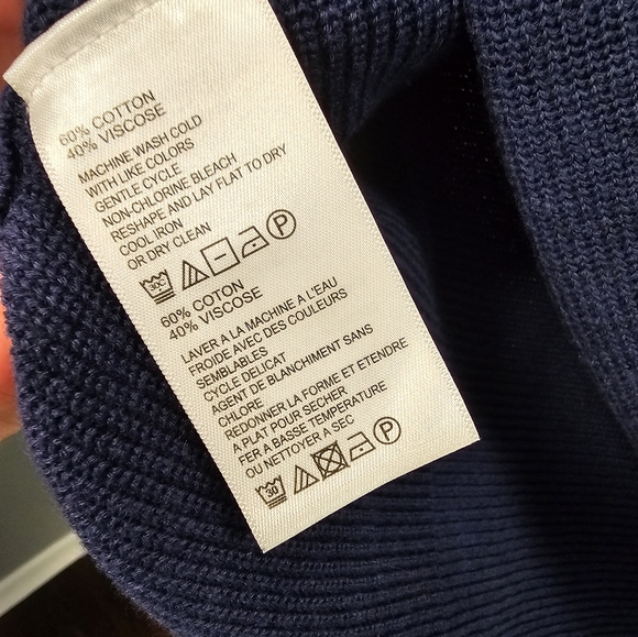 Tommy Bahama blue 💙 sweater - Picture 4 of 5